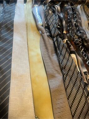 $10 TIES: MOORES, KENNETH COLE, MADISON AVE, STYLISH SETS